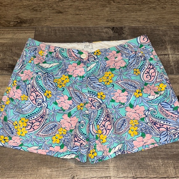 Crown & Ivy Floral Caroline Shorts - Picture 1 of 4